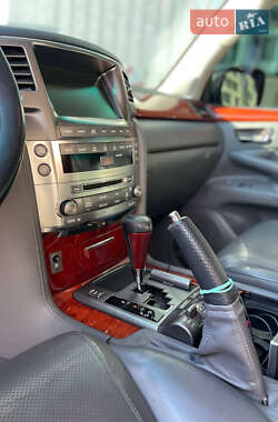 Позашляховик / Кросовер Lexus LX 2008 в 