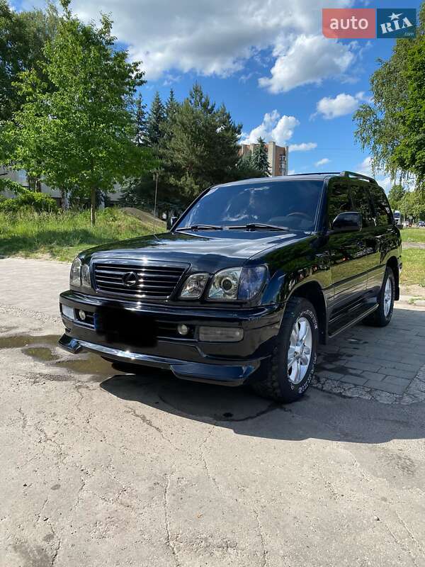 Lexus LX 2004