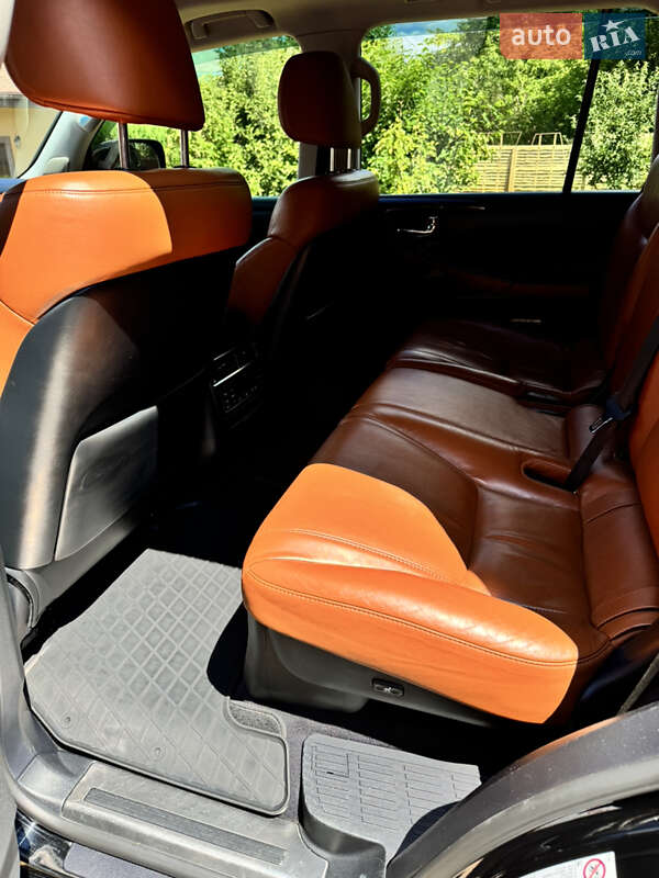 Внедорожник / Кроссовер Lexus LX 2011 в Киеве