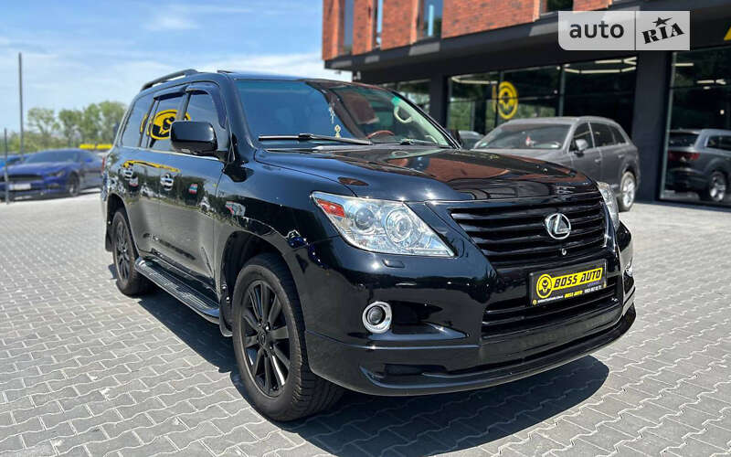 Lexus LX 2010