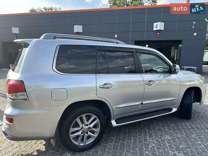 Позашляховик / Кросовер Lexus LX 2012 в Житомирі