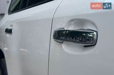 Внедорожник / Кроссовер Lexus LX 2013 в 