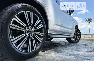 Внедорожник / Кроссовер Lexus LX 2022 в 