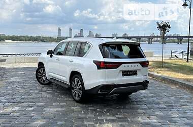 Внедорожник / Кроссовер Lexus LX 2022 в 