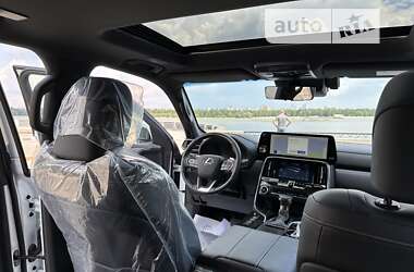 Внедорожник / Кроссовер Lexus LX 2022 в 