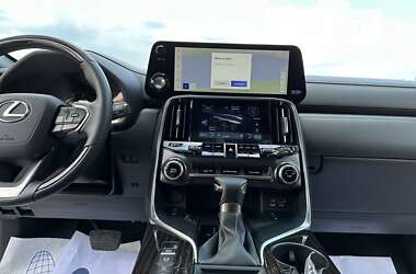 Внедорожник / Кроссовер Lexus LX 2022 в 