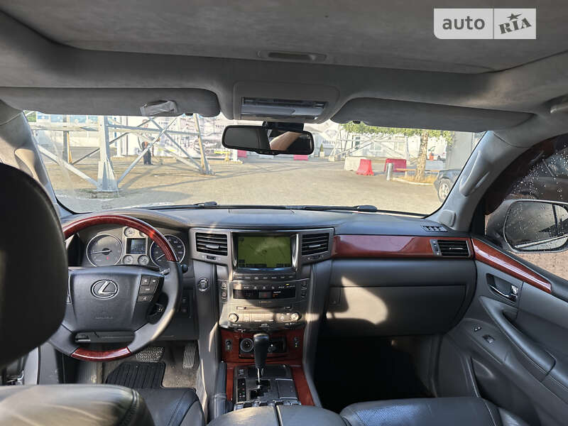 Позашляховик / Кросовер Lexus LX 2008 в Чернівцях