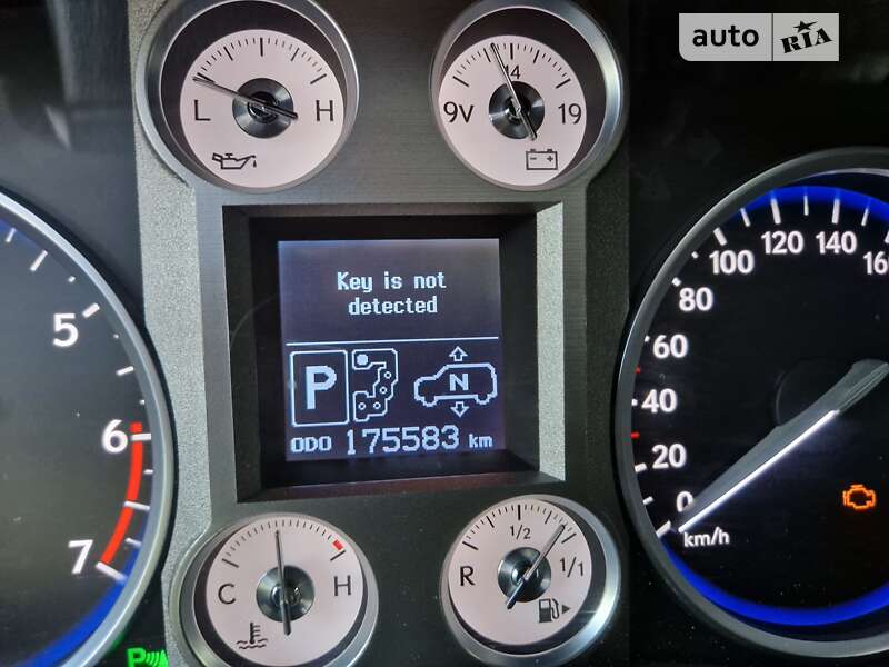 Lexus LX 2010