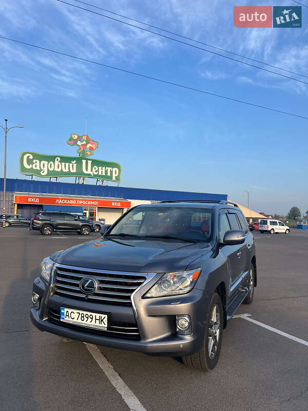 Lexus LX 2013