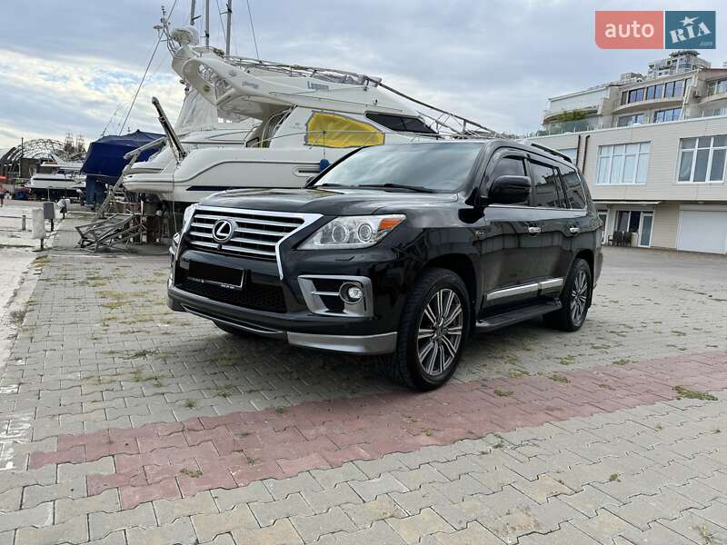 Lexus LX 2010