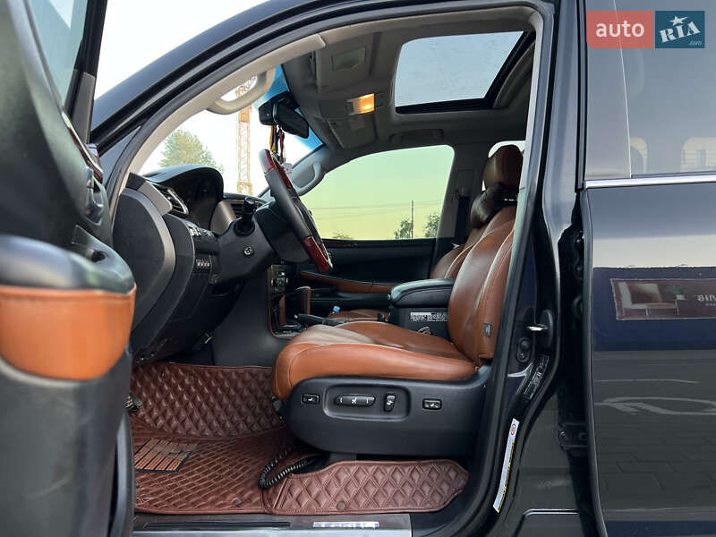 Внедорожник / Кроссовер Lexus LX 2011 в Тернополе