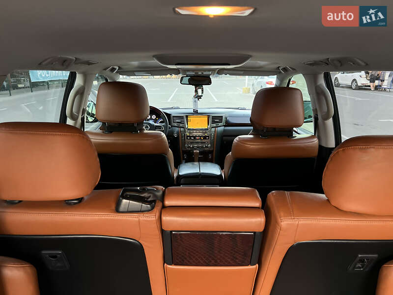 Внедорожник / Кроссовер Lexus LX 2011 в Тернополе