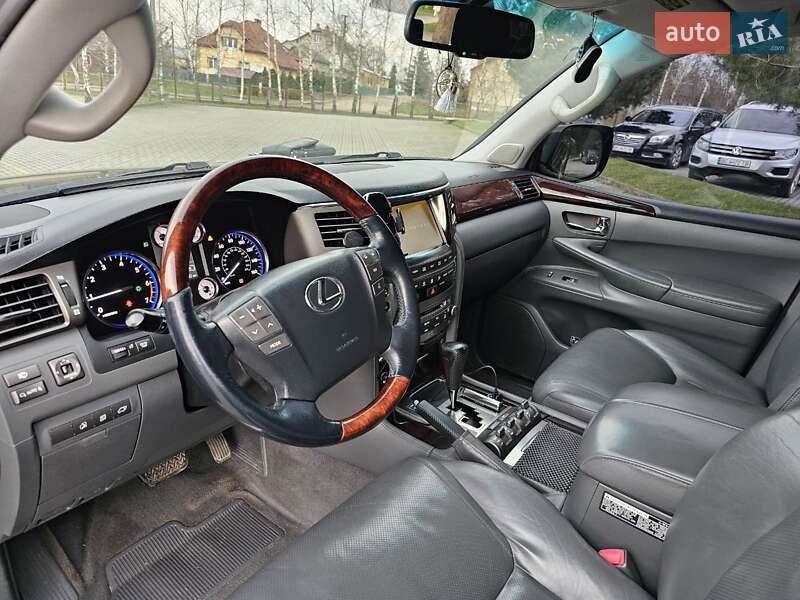 Позашляховик / Кросовер Lexus LX 2010 в Дрогобичі
