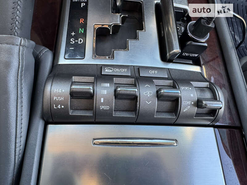 Позашляховик / Кросовер Lexus LX 2010 в Дніпрі