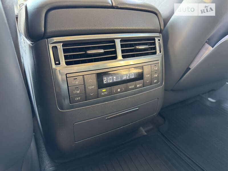 Позашляховик / Кросовер Lexus LX 2010 в Дніпрі