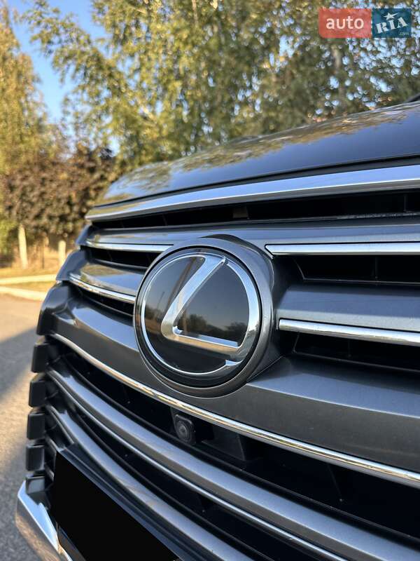 Позашляховик / Кросовер Lexus LX 2017 в Києві