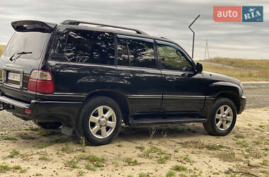 Внедорожник / Кроссовер Lexus LX 2004 в 