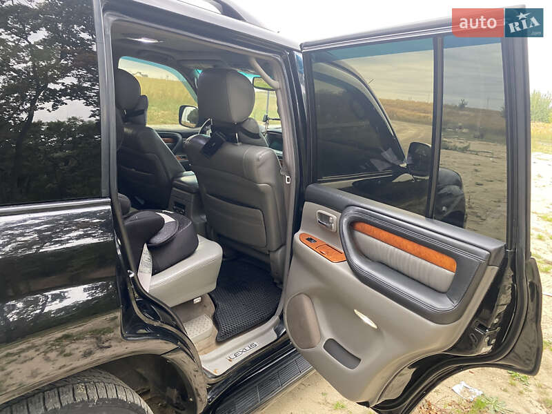 Позашляховик / Кросовер Lexus LX 2004 в Луцьку