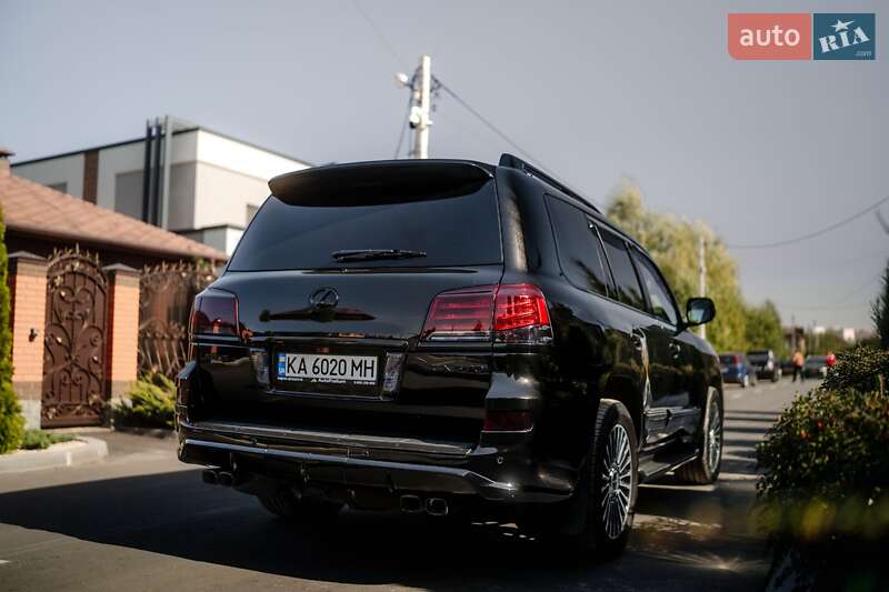 Позашляховик / Кросовер Lexus LX 2014 в Полтаві