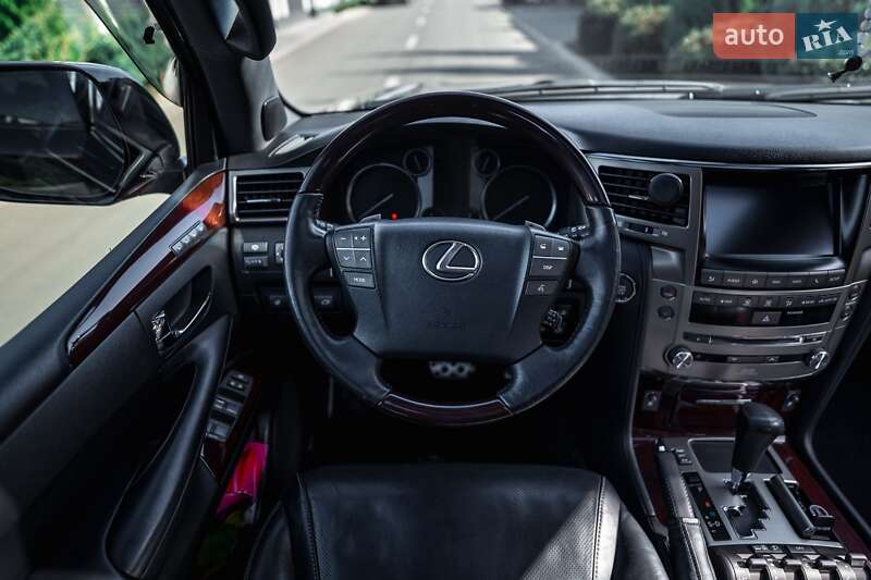 Позашляховик / Кросовер Lexus LX 2014 в Полтаві