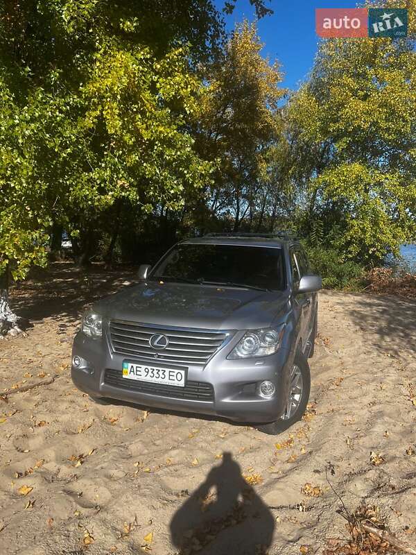 Внедорожник / Кроссовер Lexus LX 2008 в 