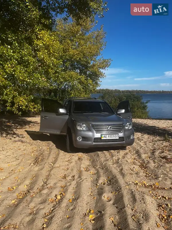 Lexus LX
