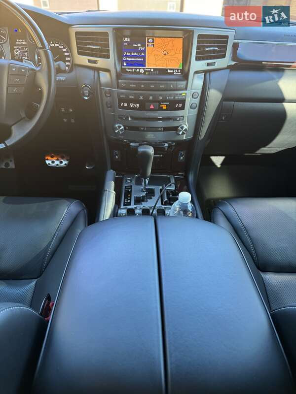 Внедорожник / Кроссовер Lexus LX 2014 в Сарнах