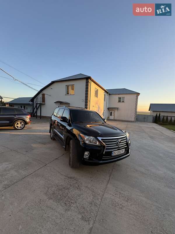 Позашляховик / Кросовер Lexus LX 2013 в Тернополі
