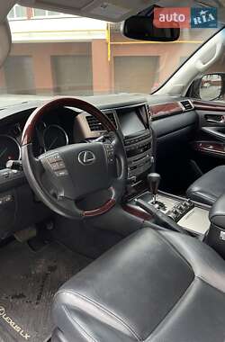 Позашляховик / Кросовер Lexus LX 2014 в 