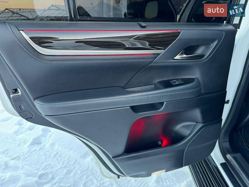 Позашляховик / Кросовер Lexus LX 2016 в Житомирі
