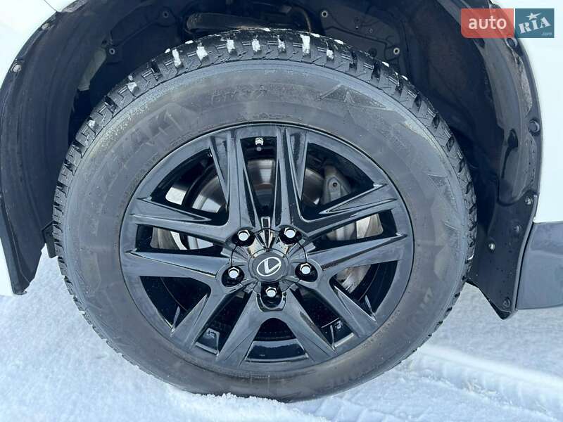 Позашляховик / Кросовер Lexus LX 2016 в Житомирі