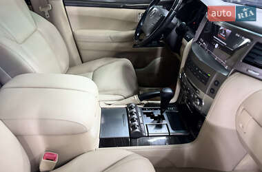 Позашляховик / Кросовер Lexus LX 2008 в 