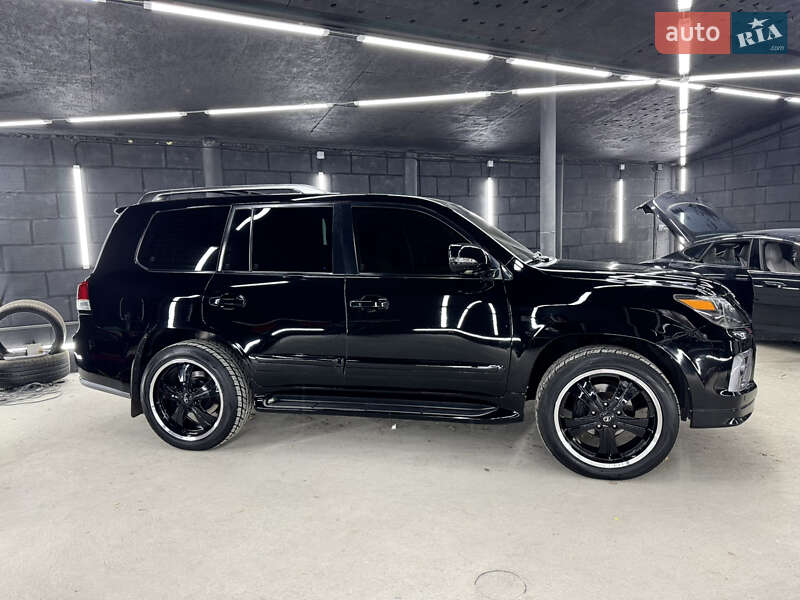 Позашляховик / Кросовер Lexus LX 2008 в Рівному