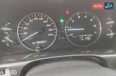 Внедорожник / Кроссовер Lexus LX 2005 в 
