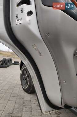 Внедорожник / Кроссовер Lexus LX 2005 в 