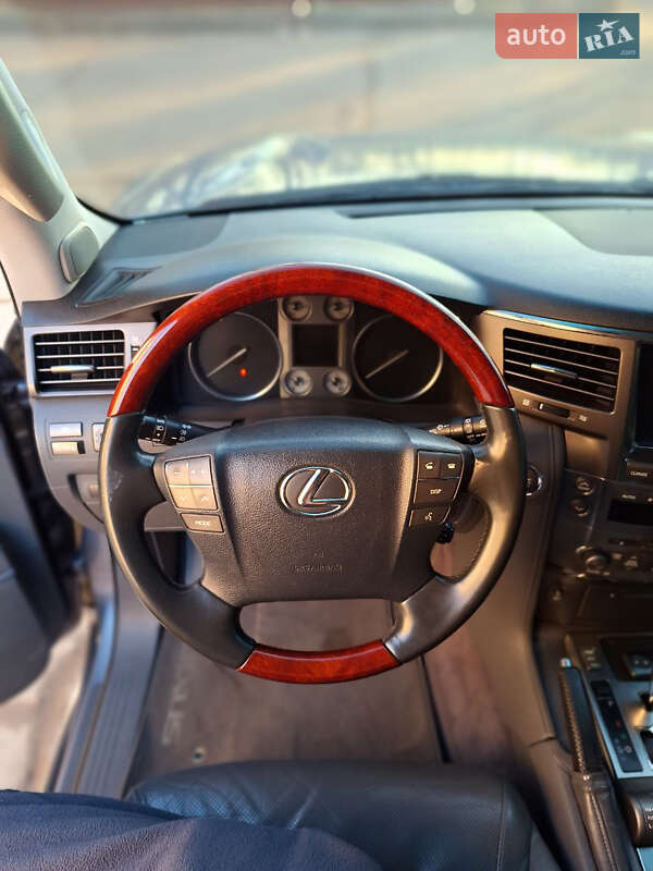 Позашляховик / Кросовер Lexus LX 2008 в Житомирі