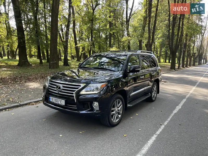 Lexus LX