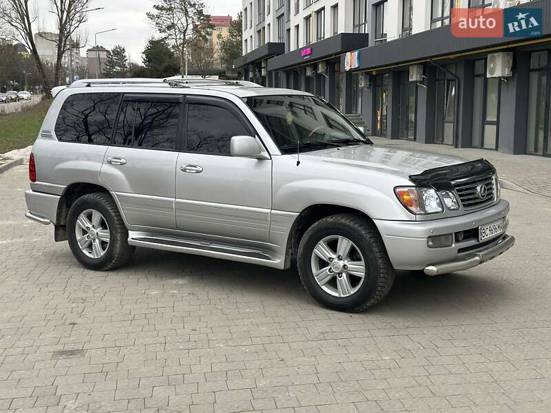 Внедорожник / Кроссовер Lexus LX 2006 в Новояворовске