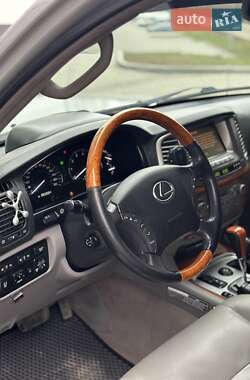 Внедорожник / Кроссовер Lexus LX 2006 в Новояворовске