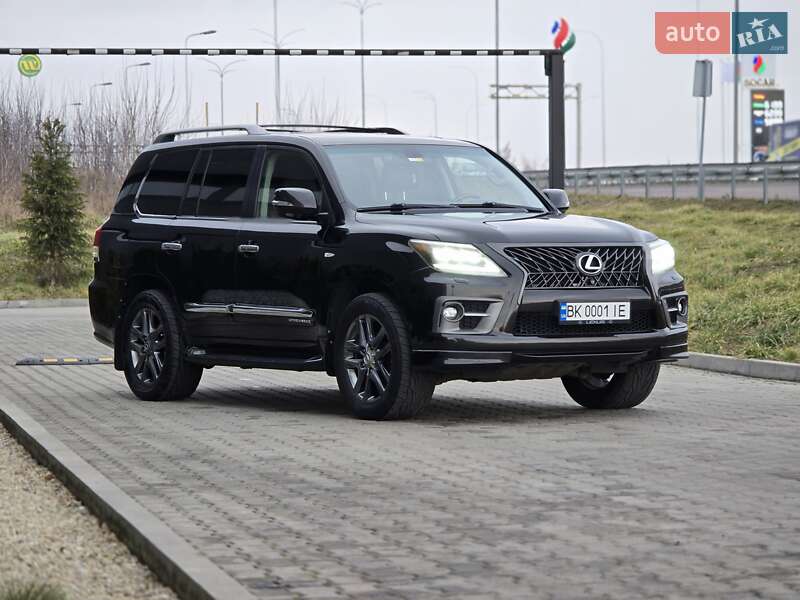 Позашляховик / Кросовер Lexus LX 2010 в Рівному