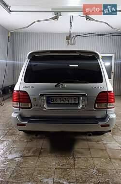 Внедорожник / Кроссовер Lexus LX 2005 в 