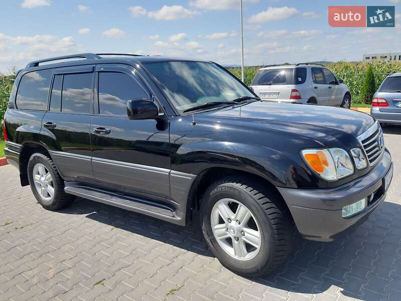 Внедорожник / Кроссовер Lexus LX 2005 в Черновцах