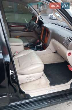 Позашляховик / Кросовер Lexus LX 2000 в 