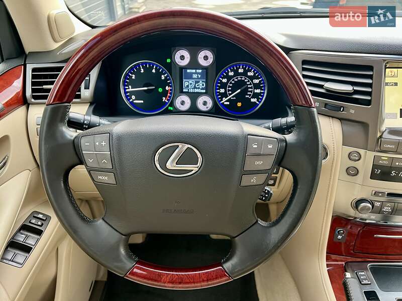 Позашляховик / Кросовер Lexus LX 2010 в Києві