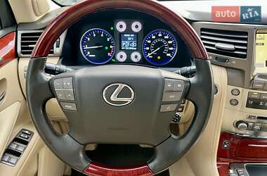 Внедорожник / Кроссовер Lexus LX 2010 в 