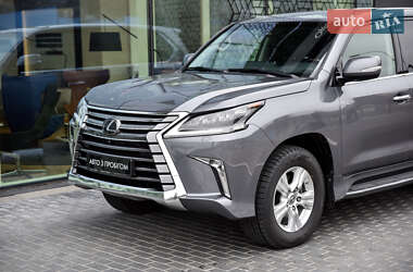 Внедорожник / Кроссовер Lexus LX 2017 в 