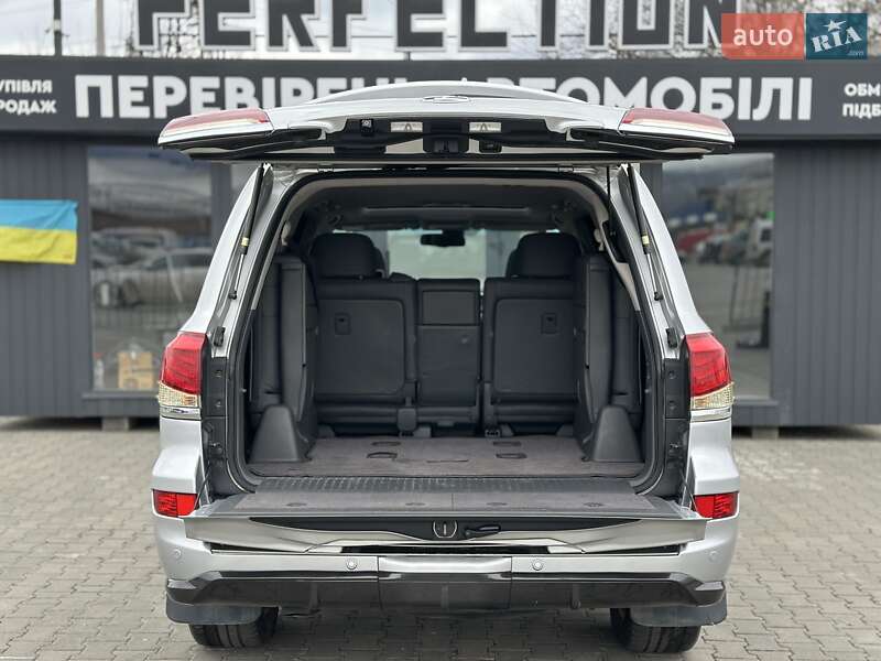 Позашляховик / Кросовер Lexus LX 2008 в Чернівцях