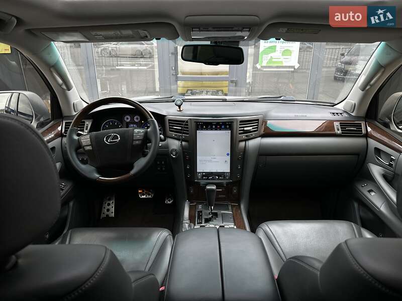 Позашляховик / Кросовер Lexus LX 2008 в Чернівцях