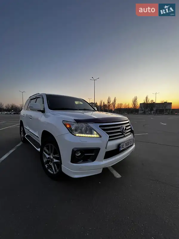 Внедорожник / Кроссовер Lexus LX 2012 в 