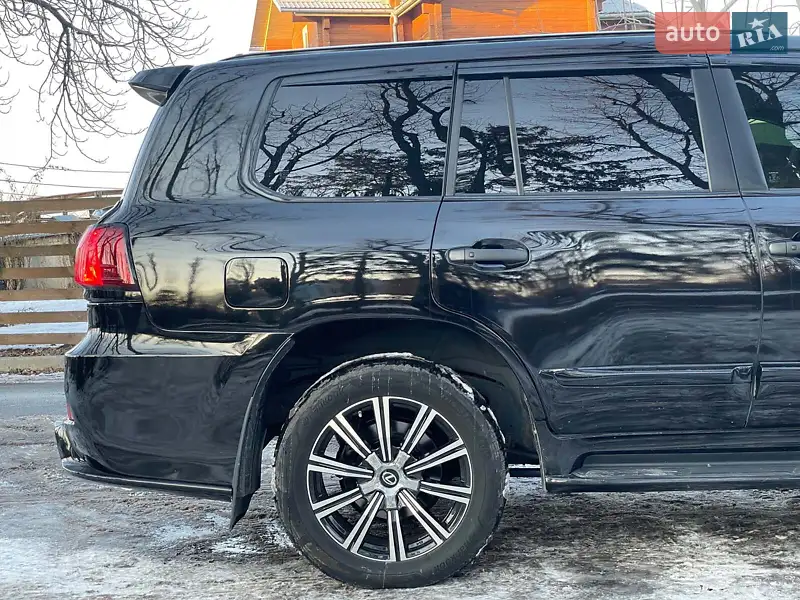 Lexus LX 2013